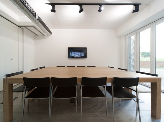 14P Meeting Room